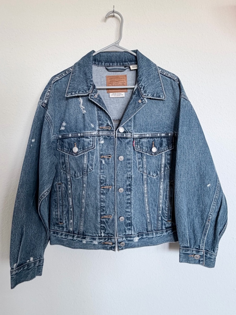 Levi's Premium 90's Trucker Distressed Denim Jacket Unisex Grunge Blue XS NWT - Picture 3 of 15